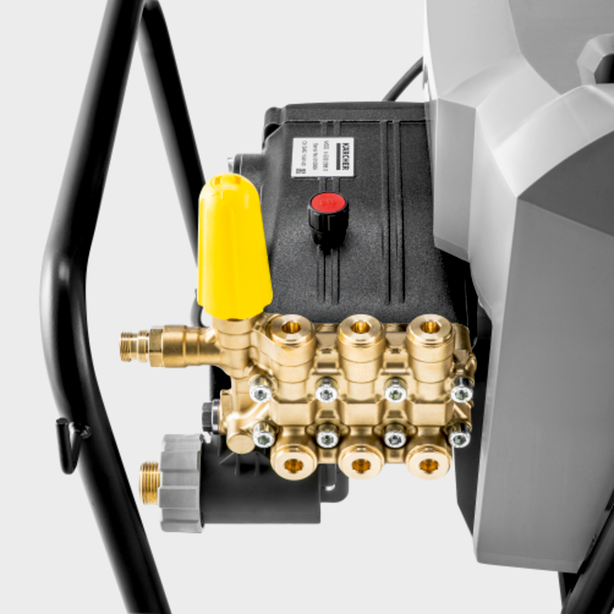 Апарат високого тиску HD 17/15-4 S Classic: Потужний і міцний насос з кривошипно-шатунним механізмом, із латунною головкою та поршнями з керамічними втулками.